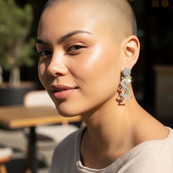 Elegant Luxury Earrings - Picture 4 of 8